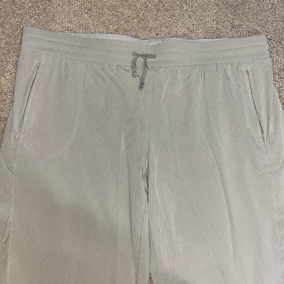 Kuhl Freeflex Move Pants Mid-Rise Water Resistant Khaki Beige XL - Picture 3 of 9